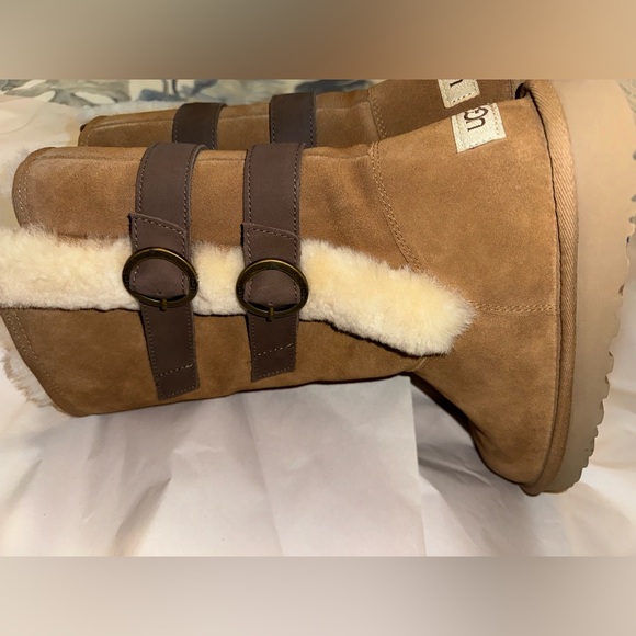 UGG Aletheia Tall Boots in Chestnut, Size 8 (Like New!) - Picture 9 of 9